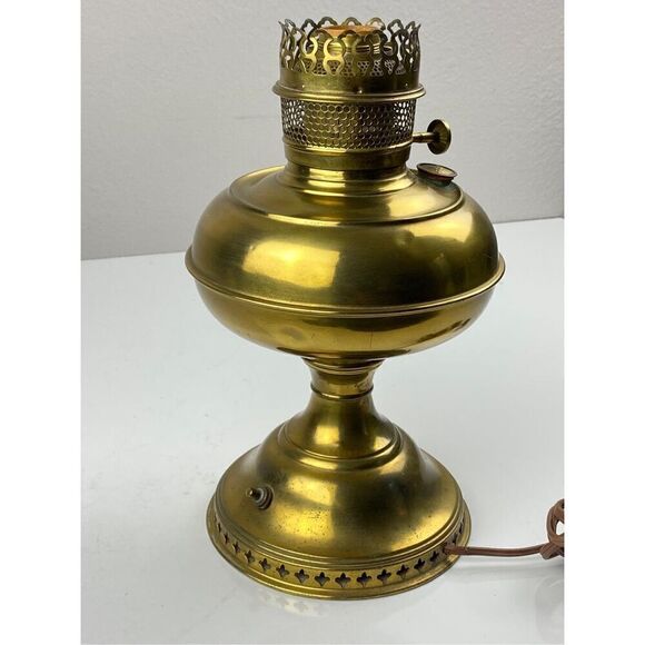 Antique B&H BRADLEY & HUBBARD Brass Oil Lamp Converted Electric w/ Glass Chimney - Picture 5 of 11